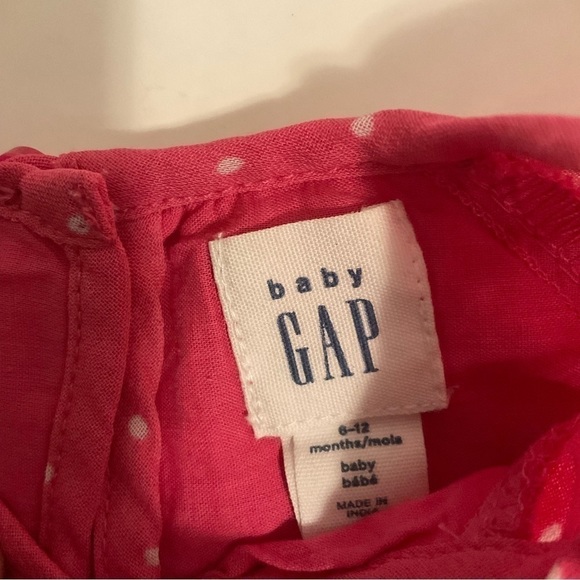 ⭐️3/$25 Baby Gap Polka dot  Pleated blouse Size 6-12 months - Picture 6 of 8